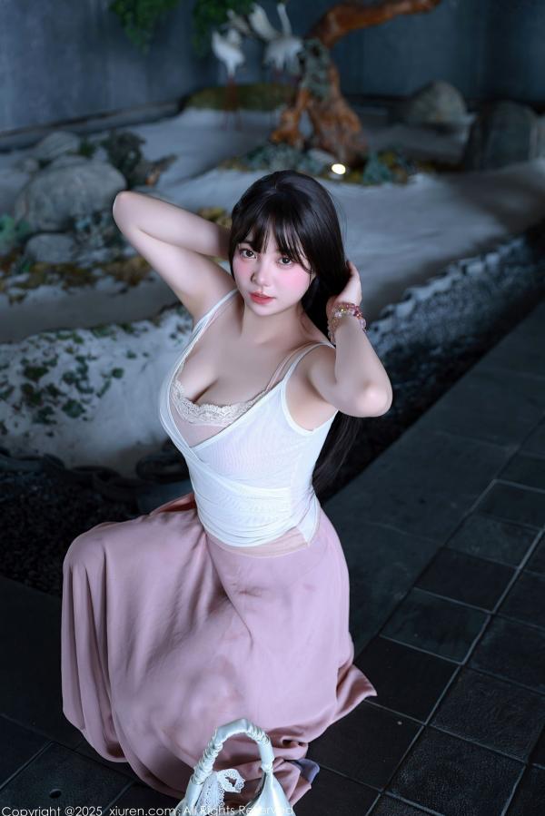    XiuRen秀人网 NO.10746 软情 粉色羽毛内衣私房写真 曼妙身姿性感诱惑第12张图片