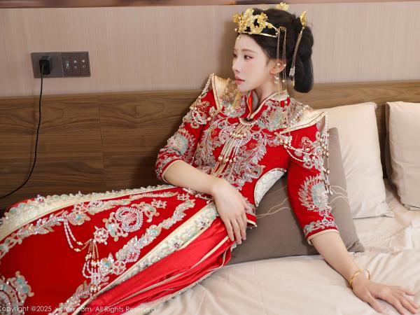 李霜 梨霜儿  XiuRen秀人网-10742-梨霜儿-中式秀禾服新娘红装性感内衣私房诱惑写真第22张图片