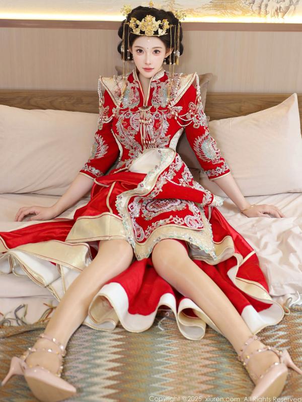 李霜 梨霜儿  XiuRen秀人网-10742-梨霜儿-中式秀禾服新娘红装性感内衣私房诱惑写真第35张图片