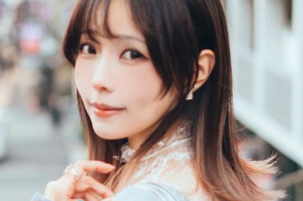    Ely_eee(ElyEE子) - Afternoon Gathering 午后咖啡馆日系治愈街拍写真第2张图片