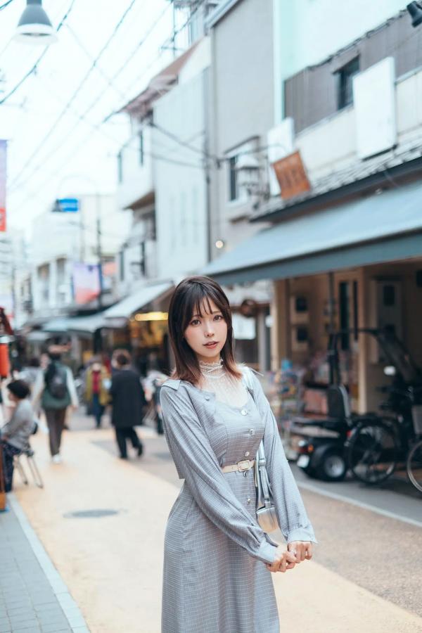    Ely_eee(ElyEE子) - Afternoon Gathering 午后咖啡馆日系治愈街拍写真第8张图片