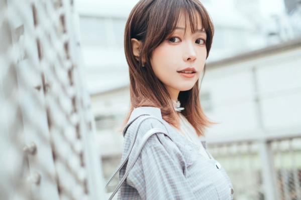    Ely_eee(ElyEE子) - Afternoon Gathering 午后咖啡馆日系治愈街拍写真第14张图片