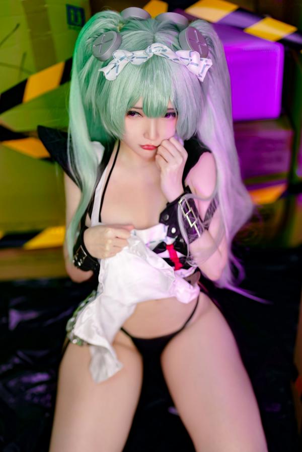    Potato-Godzilla-Corin-Zenless-Zone-Zero-绝区零-可琳 娇羞性感女仆COS 美臀大尺度诱惑写真第16张图片