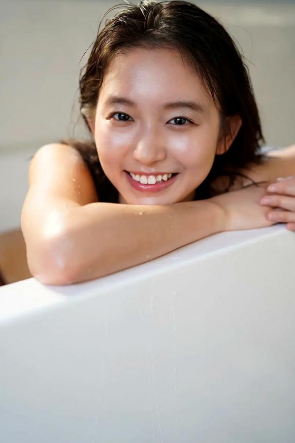    志田音々 - 治愈系纯洁比基尼写真 居家清纯性感美照第98张图片