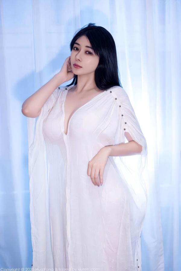    HuaYang花漾 凯竹法师 窗边轻透白色连衣裙肉丝私房写真 极品美腿性感女神大尺度第3张图片