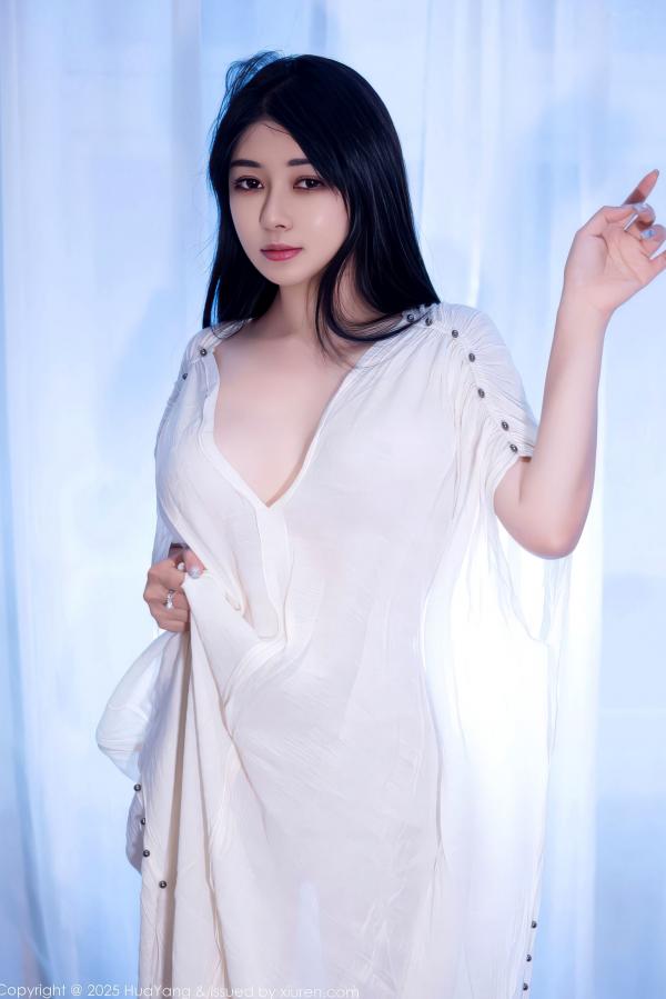    HuaYang花漾 凯竹法师 窗边轻透白色连衣裙肉丝私房写真 极品美腿性感女神大尺度第10张图片