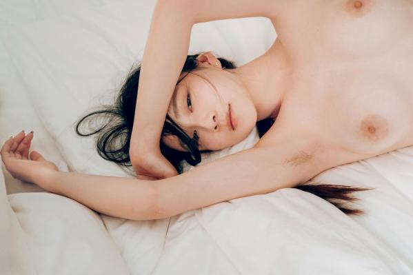 年年Nnian 年年  《年年-白色恋人2》纯欲私房性感大尺度内衣美臀写真第76张图片