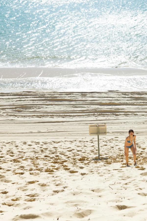    菊地姫奈《another memory》阳光海滩泳池性感比基尼写真第8张图片