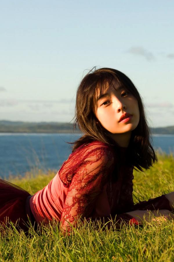    菊地姫奈《another memory》阳光海滩泳池性感比基尼写真第77张图片