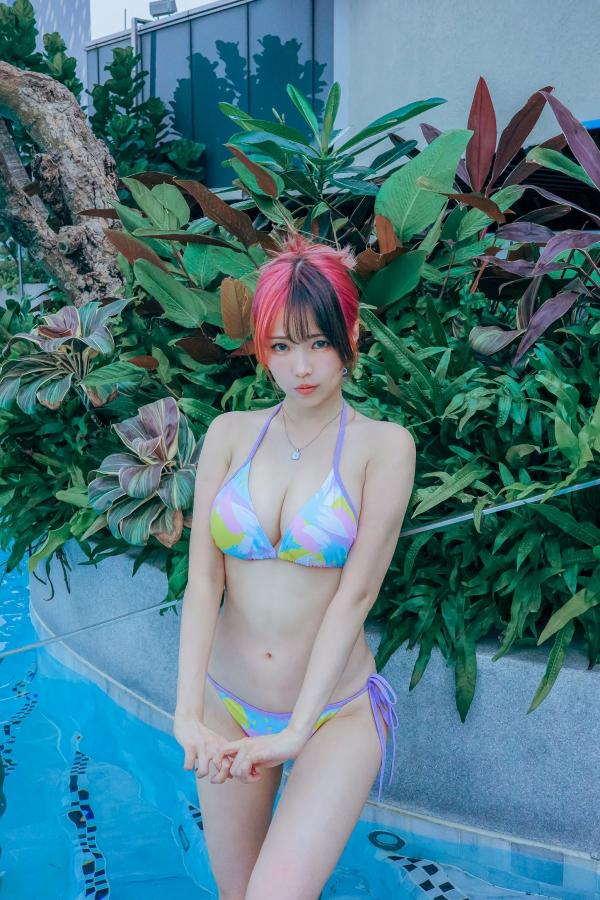    Ely_eee(ElyEE子) - Poolside Relaxation 户外泳池比基尼清纯性感写真第6张图片