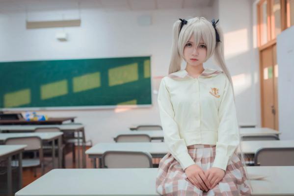    白金Saki 教室日系校服黑丝美腿萌系Cosplay写真第5张图片