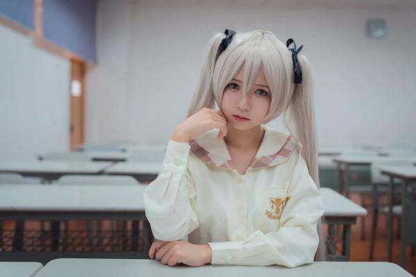    白金Saki 教室日系校服黑丝美腿萌系Cosplay写真第7张图片