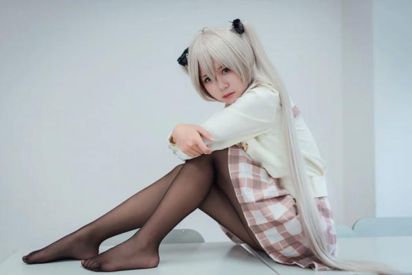    白金Saki 教室日系校服黑丝美腿萌系Cosplay写真第11张图片
