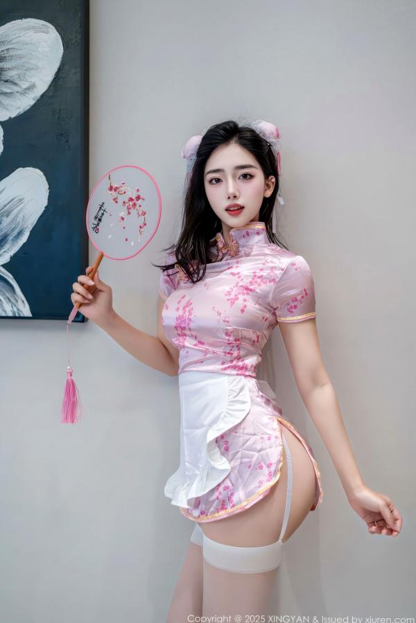    XingYan星颜社 NO.445 阮福福 - 淡粉情趣短旗袍白丝吊带美腿性感私房写真第3张图片