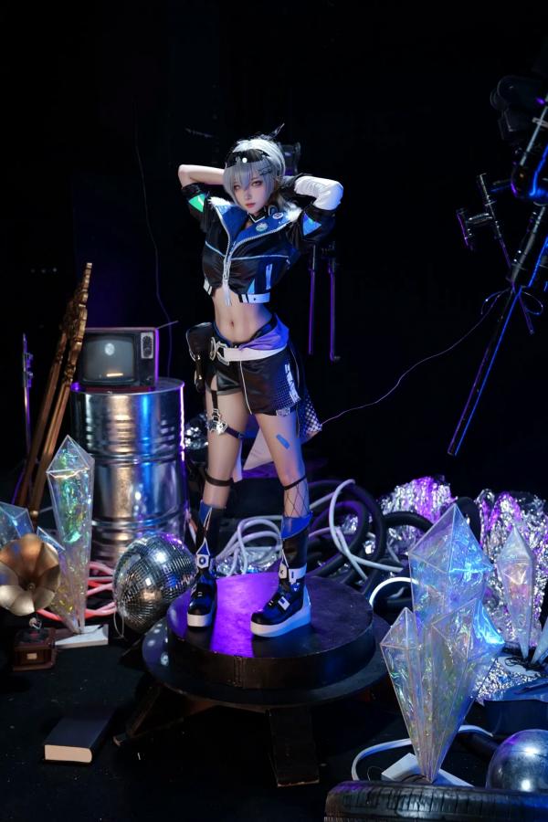    Seya-狮砸 - 崩坏：星穹铁道 银狼 赛博霓虹风冷艳性感Cosplay写真第2张图片