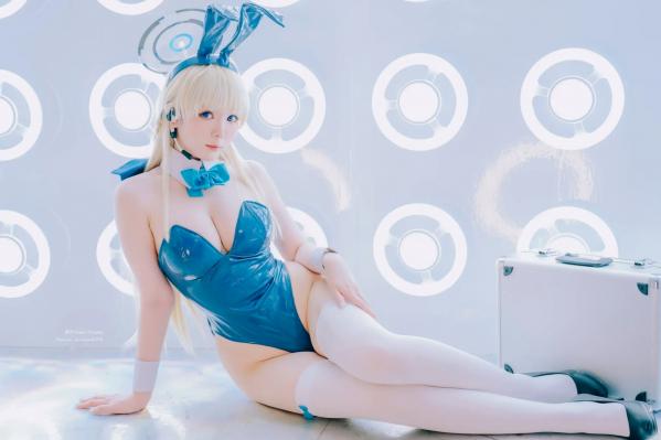    《霜月shimo - 蔚蓝档案 飞鸟马时 兔女郎科技感二次元性感Cosplay写真》第14张图片