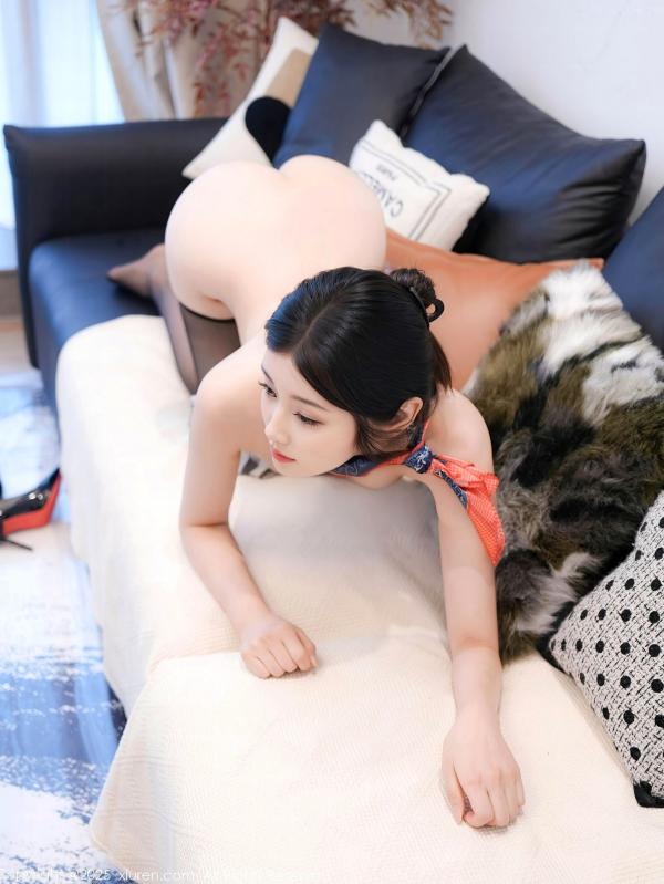    XiuRen秀人网-10579-琉璃ww-空姐裙装制服爆乳黑丝-优雅家居私房美腿写真-2025.07.24第79张图片