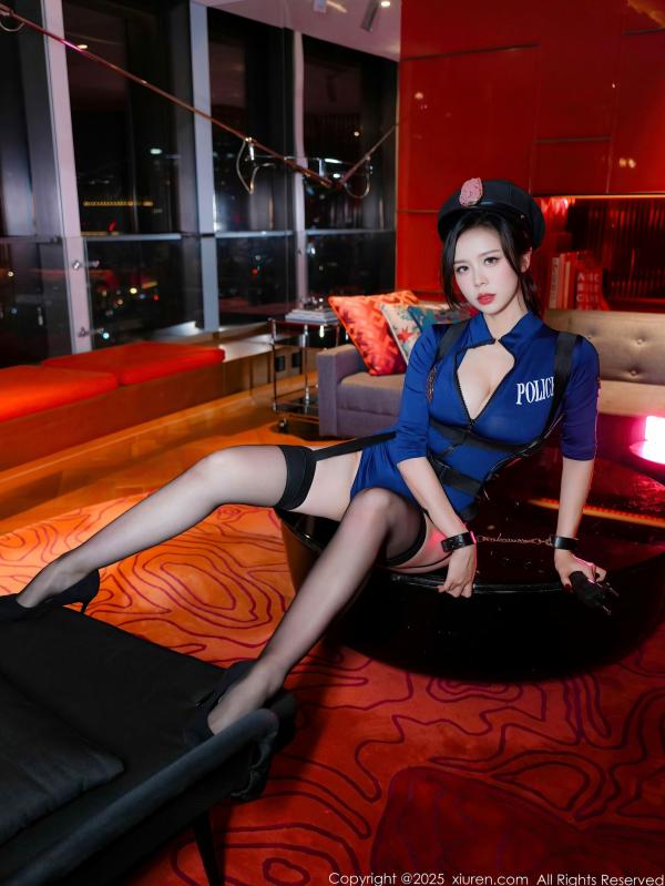    XiuRen秀人网-10569-玫瑰我爱你-情趣蓝色女警制服爆乳黑丝-2025.07.22第32张图片