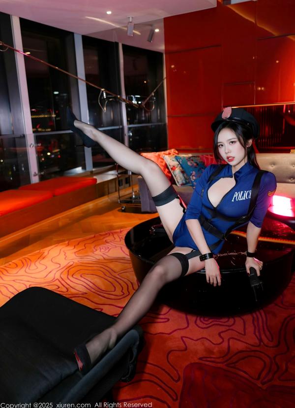    XiuRen秀人网-10569-玫瑰我爱你-情趣蓝色女警制服爆乳黑丝-2025.07.22第34张图片