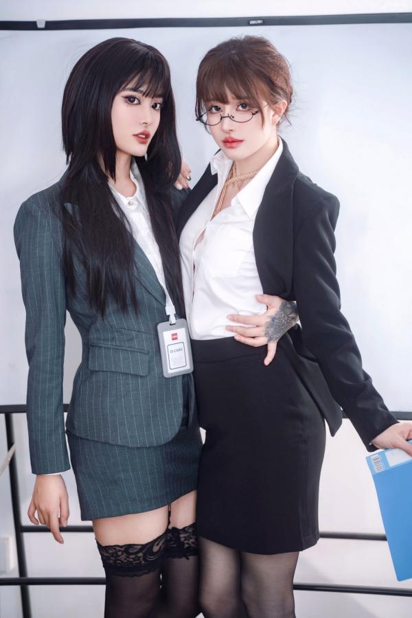   鹿八岁-女上司和女下属第22张图片