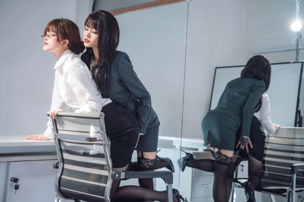    鹿八岁-女上司和女下属第36张图片