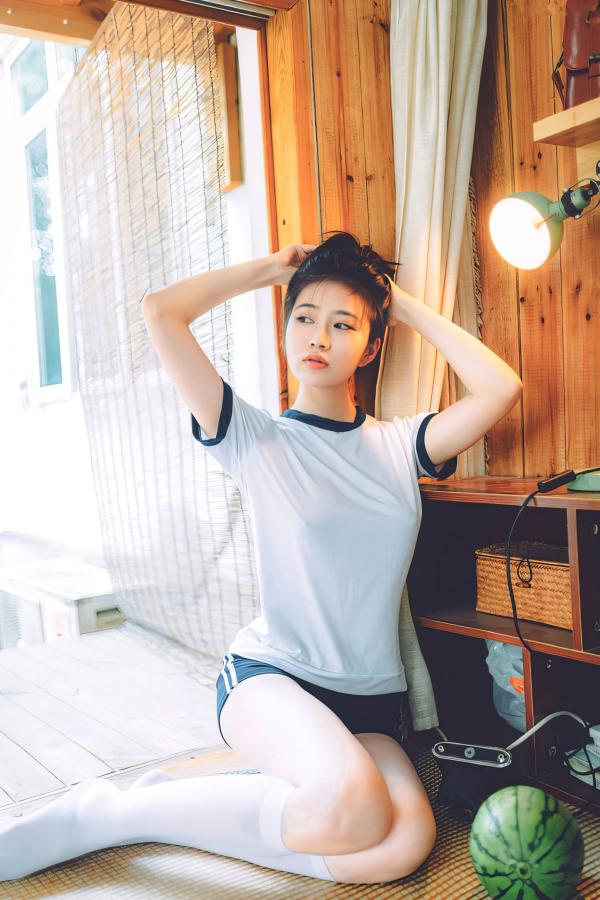 年年Nnian 年年  《年年Nnian-运动服》日系清纯体操服家居私房性感诱惑写真第4张图片