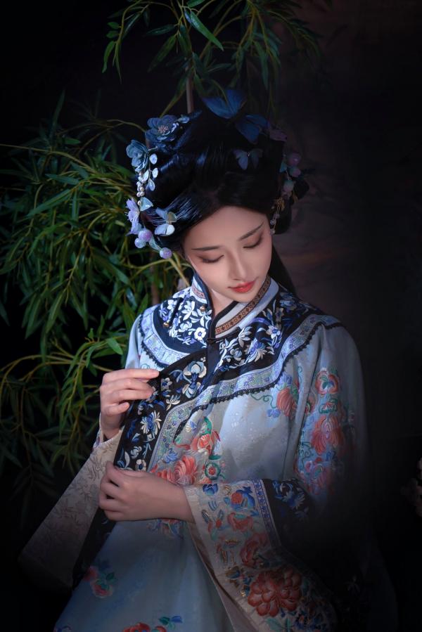 年年Nnian 年年  年年Nnian - 丝兰陵 唯美古典风韵华服性感诱惑写真第23张图片