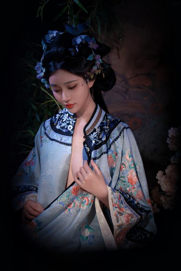 年年Nnian 年年  年年Nnian - 丝兰陵 唯美古典风韵华服性感诱惑写真第24张图片
