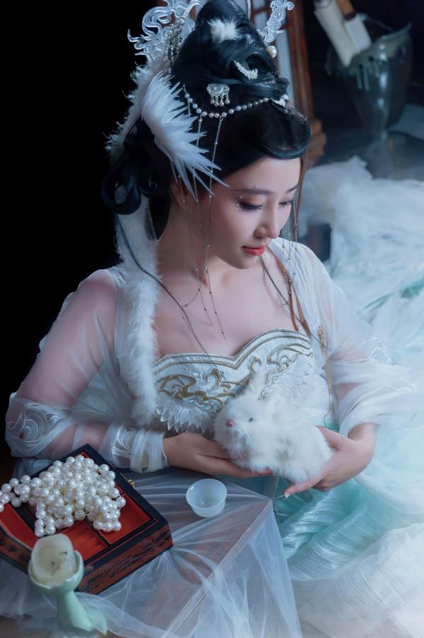 年年Nnian 年年  《年年Nnian-嫦娥仙子》古风汉服角色扮演性感大尺度私房写真第1张图片