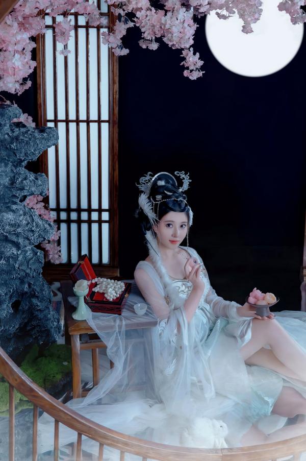 年年Nnian 年年  《年年Nnian-嫦娥仙子》古风汉服角色扮演性感大尺度私房写真第2张图片