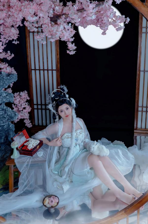 年年Nnian 年年  《年年Nnian-嫦娥仙子》古风汉服角色扮演性感大尺度私房写真第4张图片