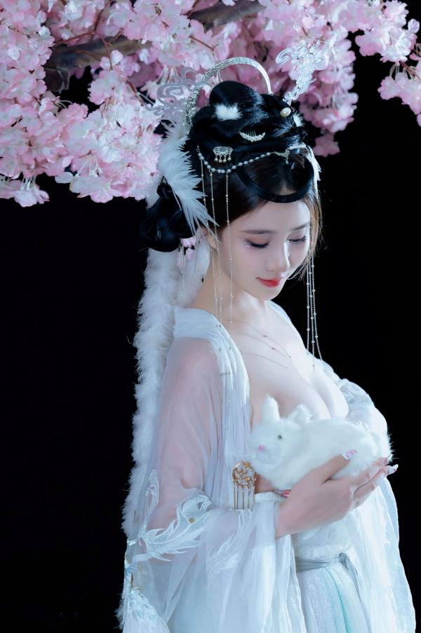 年年Nnian 年年  《年年Nnian-嫦娥仙子》古风汉服角色扮演性感大尺度私房写真第31张图片