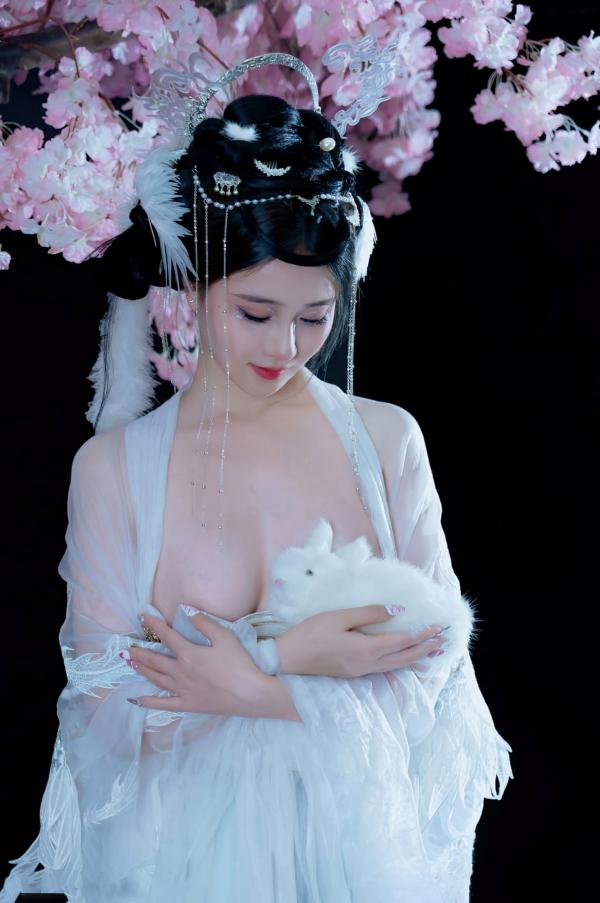 年年Nnian 年年  《年年Nnian-嫦娥仙子》古风汉服角色扮演性感大尺度私房写真第33张图片