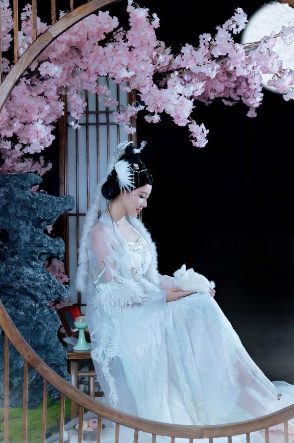 年年Nnian 年年  《年年Nnian-嫦娥仙子》古风汉服角色扮演性感大尺度私房写真第34张图片