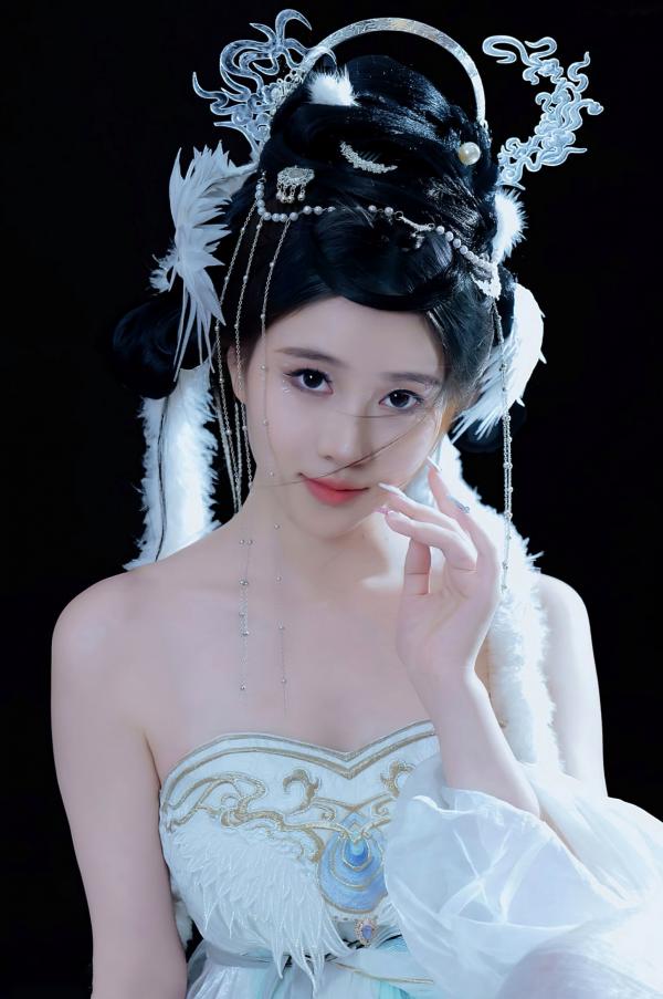 年年Nnian 年年  《年年Nnian-嫦娥仙子》古风汉服角色扮演性感大尺度私房写真第38张图片