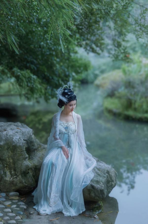 年年Nnian 年年  《年年Nnian-嫦娥仙子》古风汉服角色扮演性感大尺度私房写真第46张图片