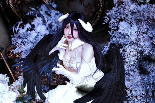    《阿洛洛洛大魔王 - 雅儿贝德》暗黑哥特黑羽魅惑角色扮演写真第9张图片