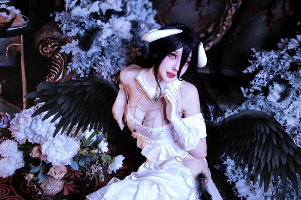    《阿洛洛洛大魔王 - 雅儿贝德》暗黑哥特黑羽魅惑角色扮演写真第12张图片