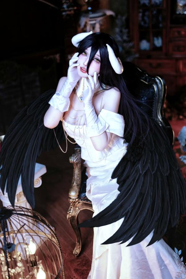    《阿洛洛洛大魔王 - 雅儿贝德》暗黑哥特黑羽魅惑角色扮演写真第13张图片