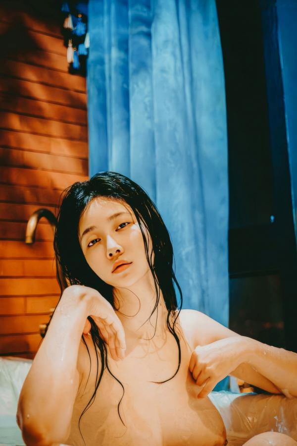 年年Nnian 年年  年年Nnian-沐浴第5张图片