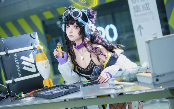    一千只猫薄禾 - 蔚蓝档案 阿洛娜 科技战术风性感角色扮演写真第17张图片