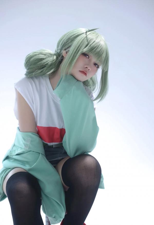    G44不会受伤 - Kiwi Araga 绿发二次元战术萌妹角色扮演性感美腿写真第2张图片