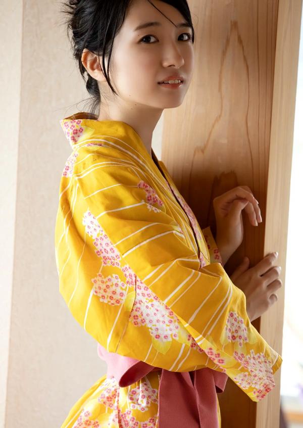   加藤結 - かとゆい、水着始めました。日本清纯女神池畔红色泳装性感写真第25张图片