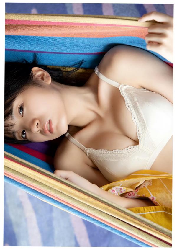    加藤結 - かとゆい、水着始めました。日本清纯女神池畔红色泳装性感写真第30张图片