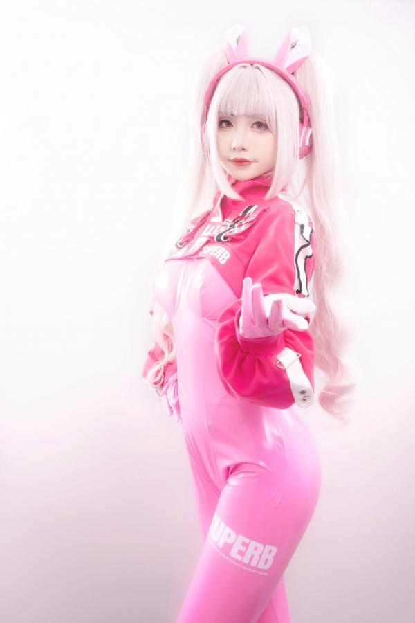    爆机少女喵小吉-NIKKE胜利女神爱丽丝COS写真 粉色紧身皮衣萌系性感美图第17张图片
