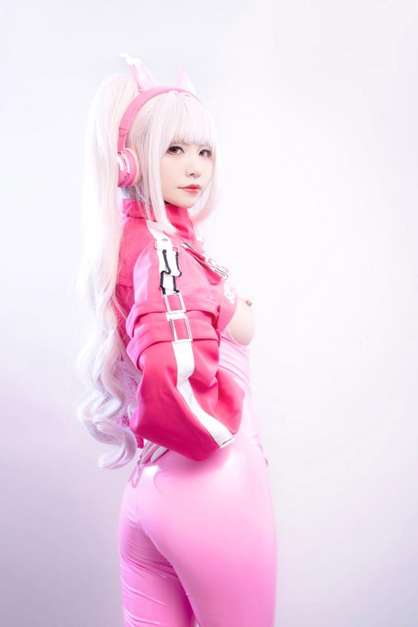    爆机少女喵小吉-NIKKE胜利女神爱丽丝COS写真 粉色紧身皮衣萌系性感美图第35张图片