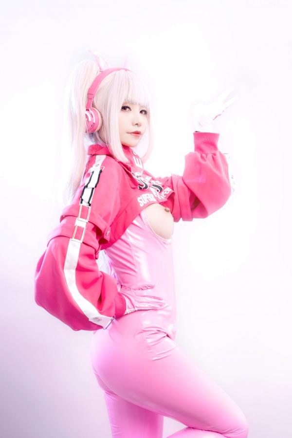    爆机少女喵小吉-NIKKE胜利女神爱丽丝COS写真 粉色紧身皮衣萌系性感美图第42张图片
