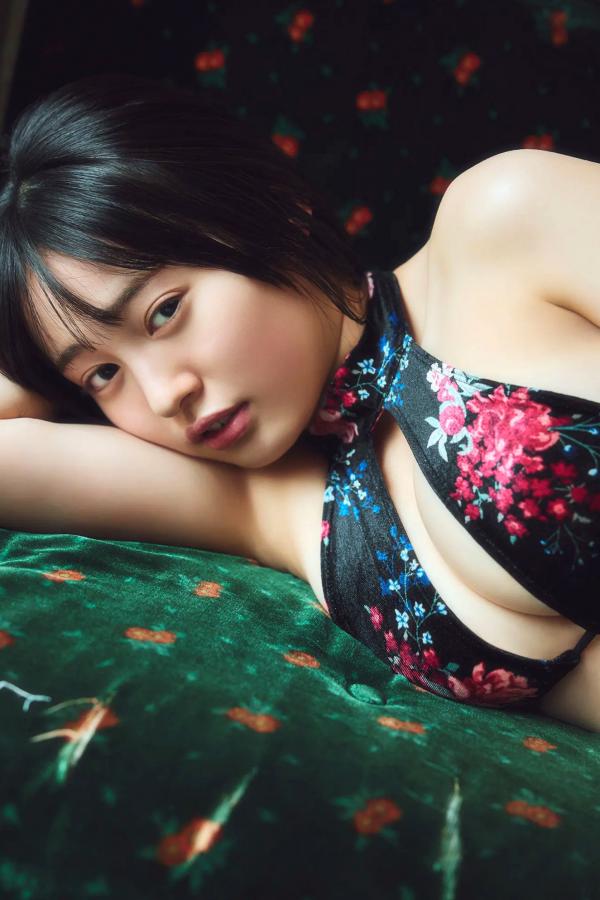    白滨美兔 - 夏日私房写真，童颜巨乳少女的活力电吉他诱惑第6张图片