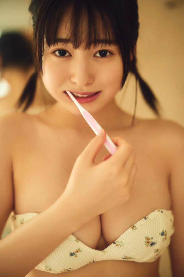    白滨美兔 - 夏日私房写真，童颜巨乳少女的活力电吉他诱惑第7张图片
