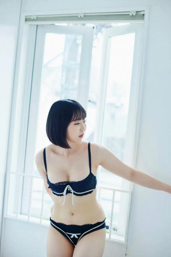    夜道雪《ぎゅーってしよ》：短发女神居家私房照，粉色内衣勾勒玲珑身段，演绎纯欲治愈风格第41张图片